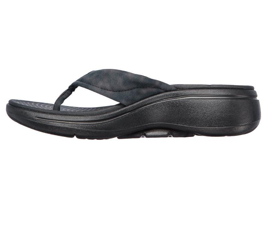 SKECHERS WOMEN'S GOWALK ARCH FIT ASTOUND - BLACK/BLACK