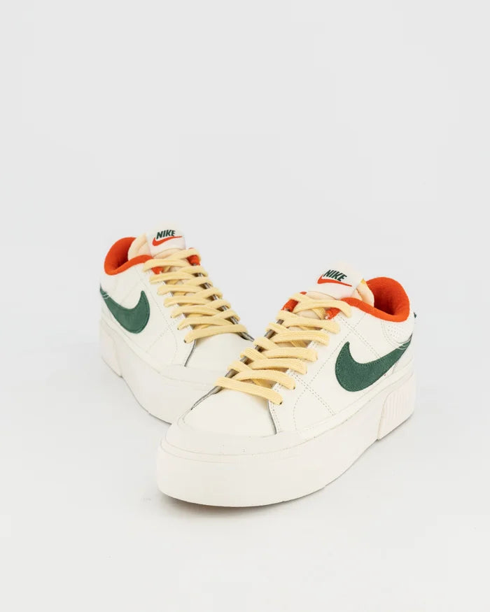 NIKE WOMENS COURT LEGACY LIFT - SAIL/NOBLE GREEN-PICANTE RED-OPTI YELLOW