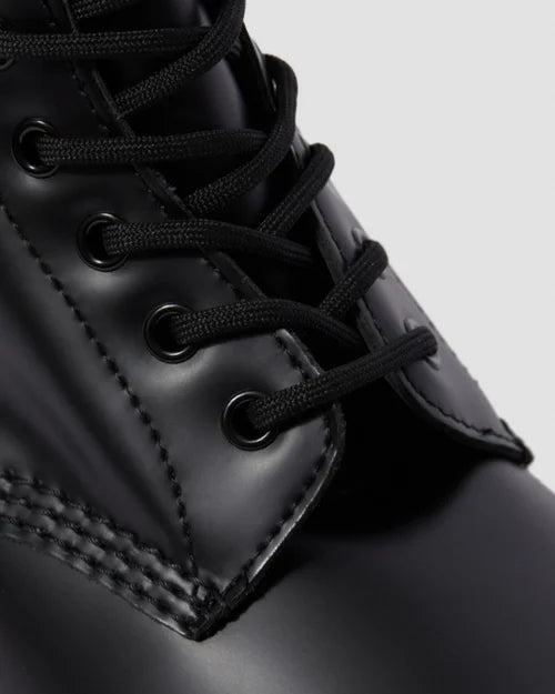 DR MARTENS 1490 SMOOTH - BLACK