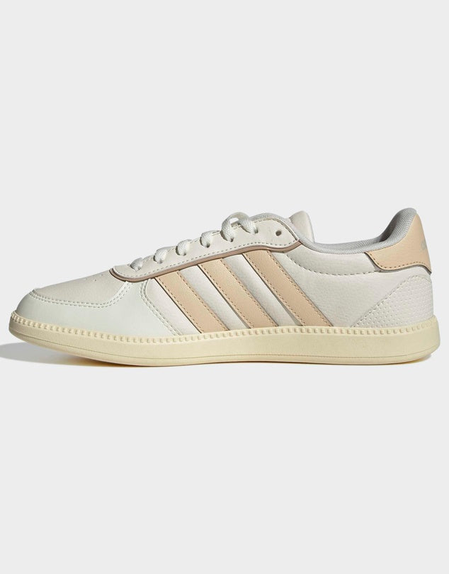 ADIDAS WOMENS BREAKNET SLEEK - Off White / Sand Strata / Warm Vanilla